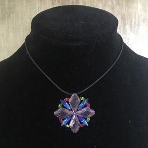 Flower pendant necklace